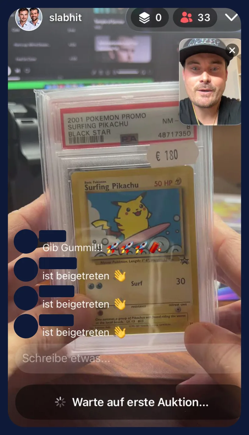 PSA-Slab Surfing Pikachu, Black Star Promo von 2001, in der Hand, 33 Zuschauer