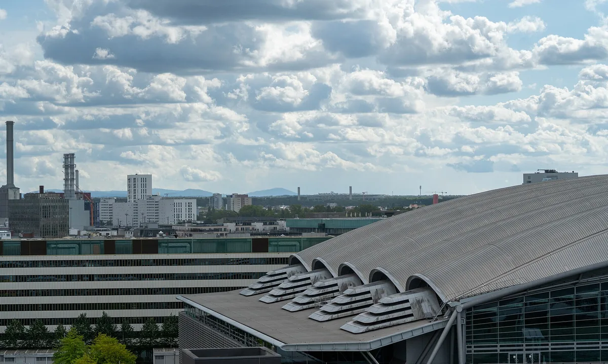 Das Wellendach der Halle 3 auf der Messe Frankfurt
